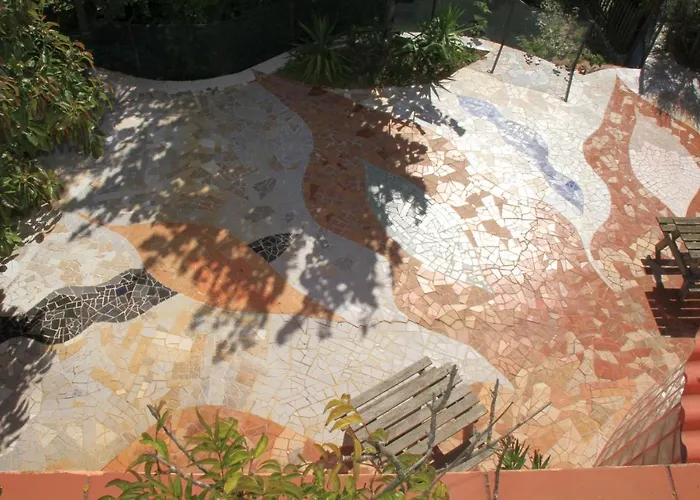 Casa 3 Aguias 4* אבאירו