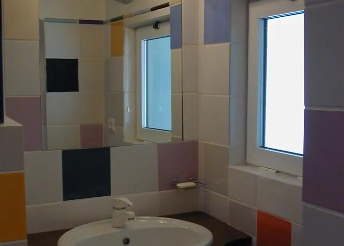 לינה וארוחת בוקר Casa 3 Aguias 4*