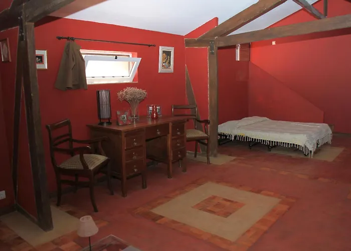 לינה וארוחת בוקר Casa 3 Aguias 4*